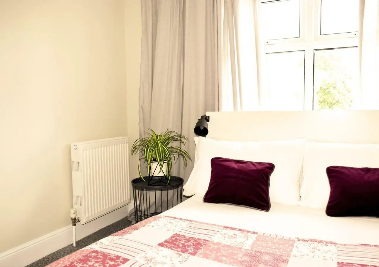 Charming Three Bed Home Near City Centre And Hospital Southampton